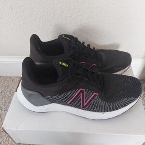 New balance Ventr Running Shoes Women's Size 9.5